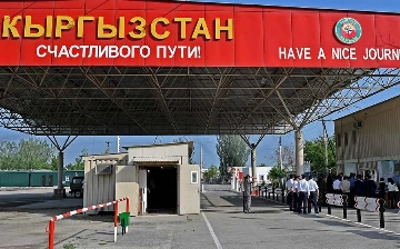 Узбекистанцы смогут въезжать в Кыргызстан по ID-карте