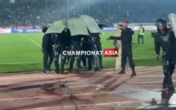 «Андижан» оштрафовали из-за болельщиков, забросавших судей бутылками
