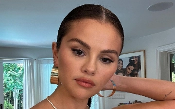 Селена Гомес надела драгоценный медальон в честь возлюбленного