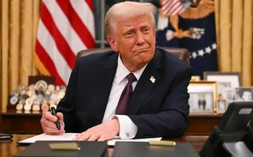 Трамп решил продлить санкции против России