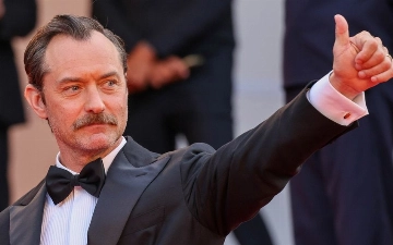 Опубликованы первые кадры со съемок «Кремлевского волшебника» с Джудом Лоу в роли Путина