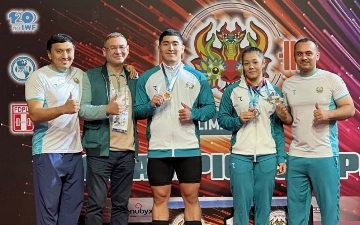 Узбекские тяжелоатлеты завоевали еще четыре медали на молодежном ЧМ