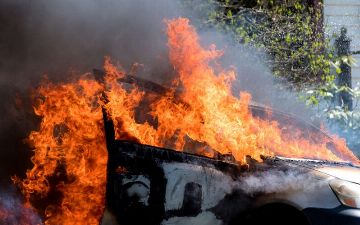 В Шахрисабзе мужчина поссорился с женой и решил поджечь себя и свою семью в машине