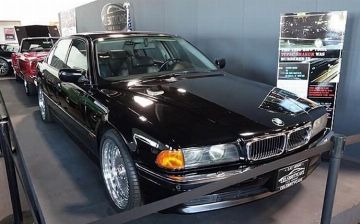 Автомобиль, в котором расстреляли рэпера Тупака Шакура, выставили на продажу почти за 2 млн долларов