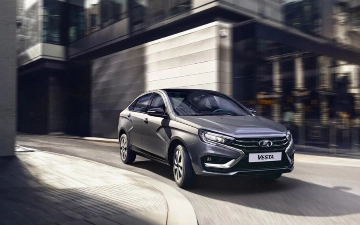 В России обновленную LADA Vesta начали продавать дороже Tesla Model 3