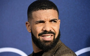 Дрейк заказал колье из бриллиантовых колец для несостоявшихся помолвок – фото