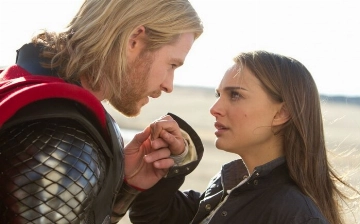 Крису Хемсворту пришлось отказаться от мяса перед сценой поцелуя с Натали Портман