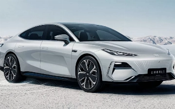 Geely презентовал электрический седан Galaxy E8 с большим запасом хода