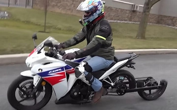 Посмотрите на мотоцикл с самыми необычными колесами