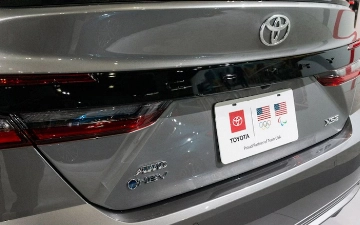 В Toyota объяснили, почему у нового поколения Camry не тот логотип