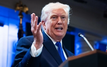 Трамп поднял новые пошлины до 15%