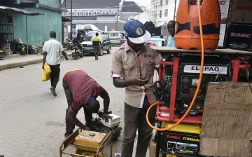 В Нигерии произошел коллапс энергосистемы: без света остались более 200 млн человек