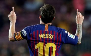 СМИ: Месси согласовал новый контракт с «Барселоной» на два года