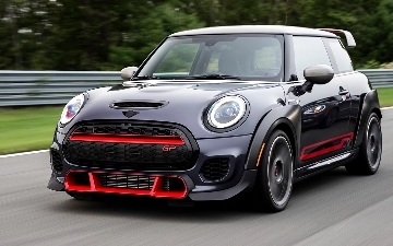 В салоне автомобилей MINI появится бульдог