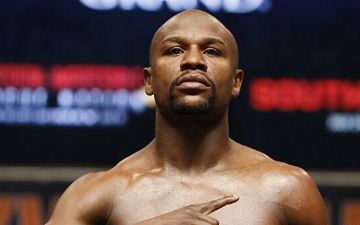 Мэйуэзер посоветовал молодым боксерам наплевать на деньги