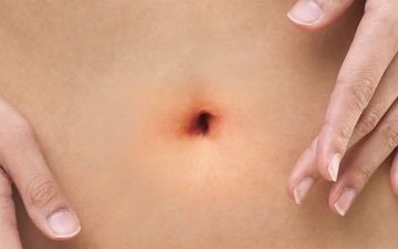 Почему у некоторых людей выпуклый пупок?