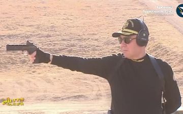 Президент Туркмении пострелял по бочкам из пулемета
