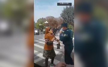 Возле здания хокимията Андижанской области граждане устроили протест