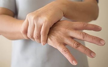 Российские ученые создали прибор, который по рукам определяет отклонения нервной системы