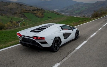 Lamborghini отзывает свои суперкары Countach LPI 800-4
