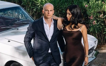 У супруга Мунисы Ризаевой заметили лимитированные часы за более $20 тысяч