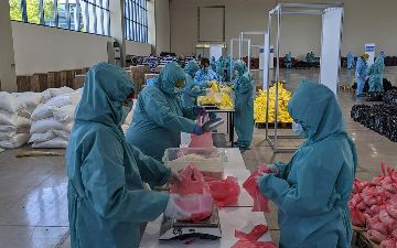 Более ста тысяч семей, где проживают пожилые люди старше 65 лет получат спонсорскую помощь 