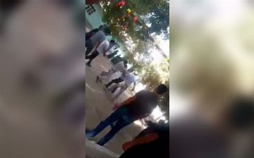 В одной из школ Сурхандарьинской области преподаватели избили своего коллегу  