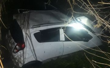 В Наманганской области «Спарк» не справился с управлением и вылетел в канаву