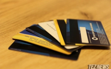 Узбекистанцев напугали введением налога при переводе денег с карты на карту