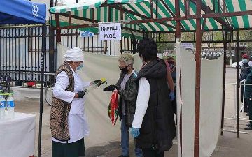 Названы сферы, представители которых чаще заражаются коронавирусом