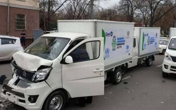В Ташкенте столкнулись шесть автомобилей для перевозки вакцин