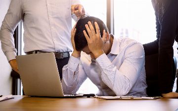 Что такое моббинг и как противостоять травле?