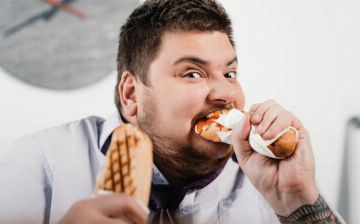 Какая еда провоцирует обжорство?