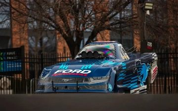 Ford показал Mustang с двигателем на 10 тысяч лошадиных сил