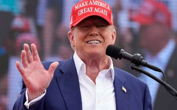 Трамп заявил, что сам примет решение о новых санкциях против России