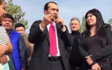 Появилось архивное видео со сбора хлопка артистами в 2017 году