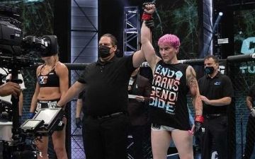 Боец-трансгендер из спецназа победила француженку в дебютном поединке ММА