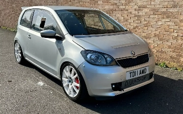 В сети показали Skoda Citigo, у которого 270-сильный двигатель и полный привод