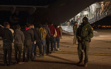 Трампу разрешили депортировать 500 тысяч мигрантов