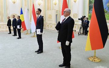 Глава Узбекистана принял вновь назначенных послов пяти стран