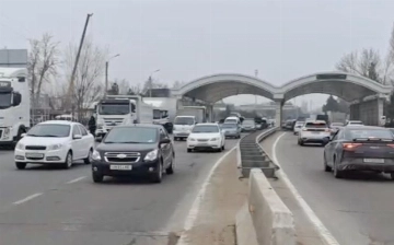 При въезде в столицу начали ограничивать движение грузовиков