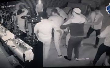 Выяснились подробности избиения молодого мужчины группой лиц в Сурхандарье