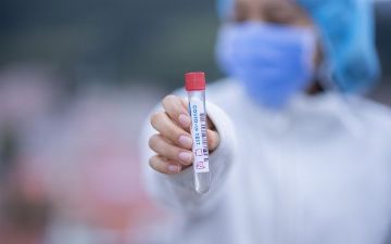 Ученые объяснили причину повторного заболевания COVID-19