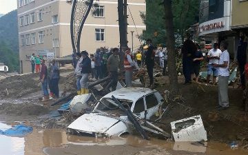 В Турции вслед за лесными пожарами начались наводнения - видео