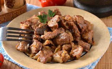 Диетолог раскрыла, чем может быть опасна телятина