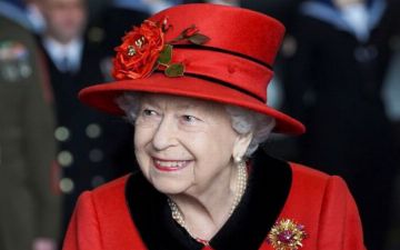 Стало известно, как чувствует себя королева Елизавета II после ночи в больнице 