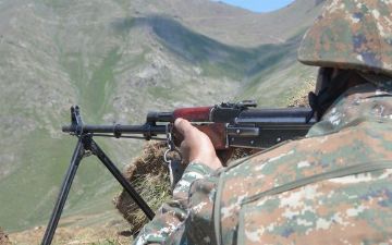 В Армении заявили о потере двух боевых позиций на границе с Азербайджаном