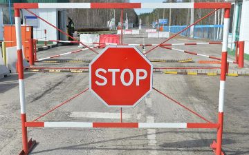 Пограничники Украины не пустили в страну узбекистанца с российской символикой на одежде