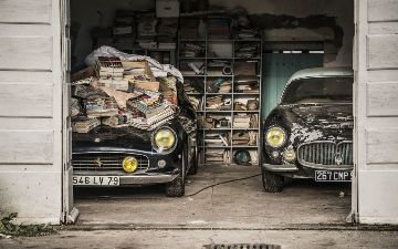 Дорогущие ретро-автомобили, которые гнили в сараях: посмотрите на эту печаль