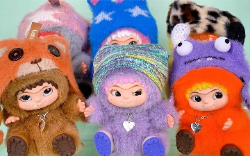 На смену Labubu: дизайнерская игрушка Wakuku покоряет зумеров